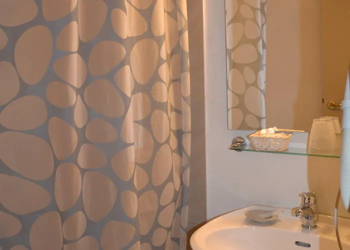 フェラーロ ホテル 2*