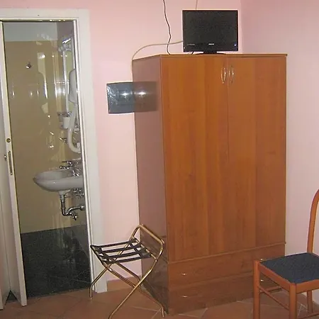 Ferraro Hotell 2*