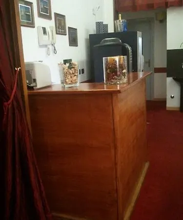 Ferraro Hotel 2*