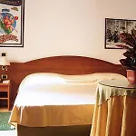 Ferraro 2* Róma