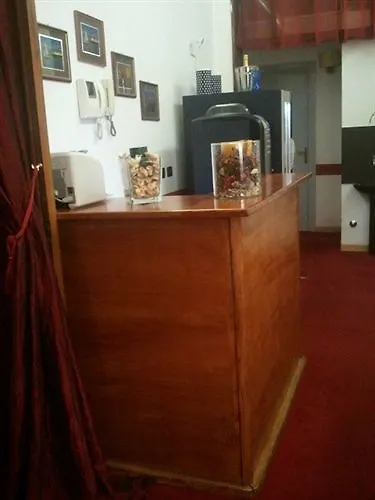 佛拉罗酒店 酒店 2*